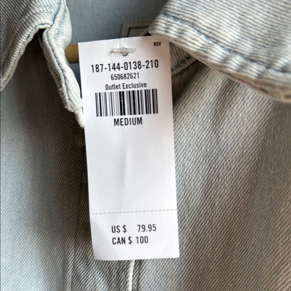 Abercrombie & Fitch Light Denim Button-Up Shacket - Picture 3 of 4